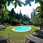 Lägenhetshotell Castello Di Vezio