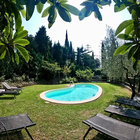 Hotel apartamentowy Castello Di Vezio