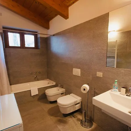 Aparthotel Castello Di Vezio 4*