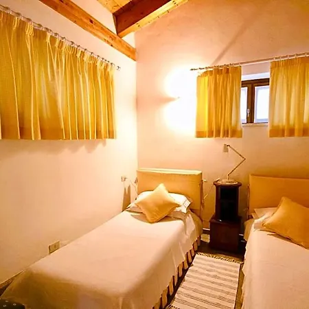 Castello Di Vezio Apartahotel Varenna