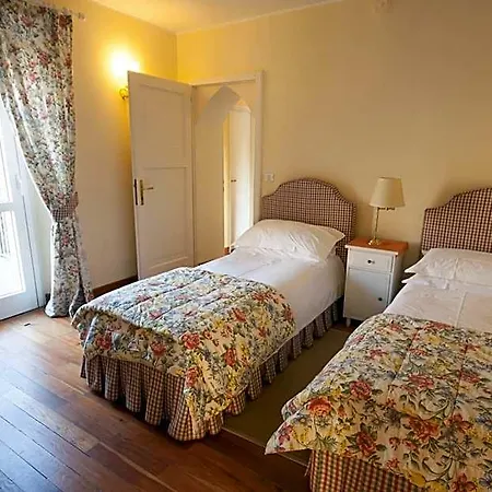 Castello Di Vezio Apartahotel 4*