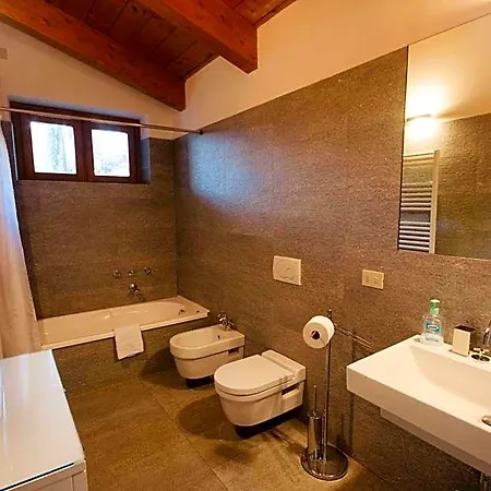 Castello Di Vezio Apartahotel 4*