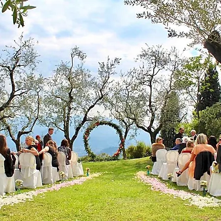 Castello Di Vezio Apartahotel Varenna