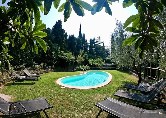 Aparthotel Castello Di Vezio