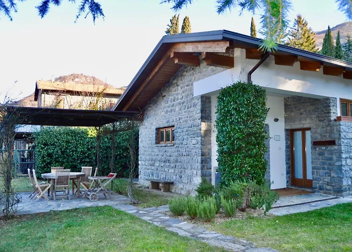 Castello Di Vezio 4* Варенна